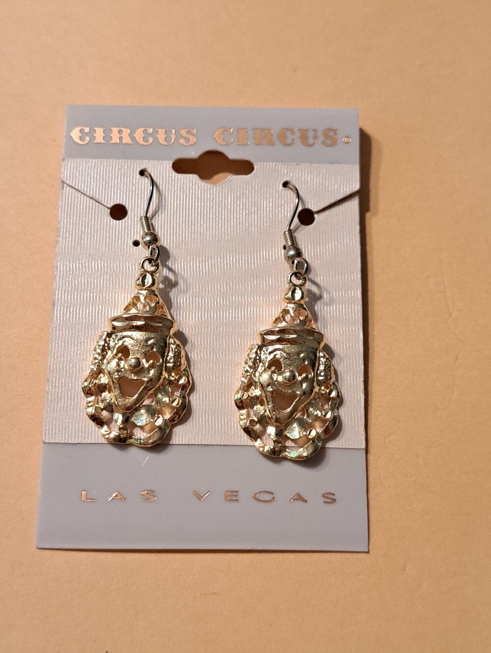 New Circus Circus Las Vegas Gold Tone Clown Dangle Drop Earrings